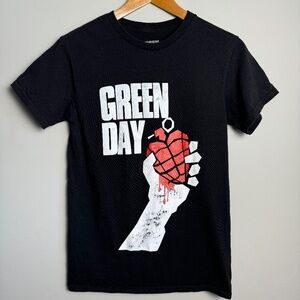 Green Day Women's Black Graphic Print Short Sleeve T-Shirt Size Small Music Band